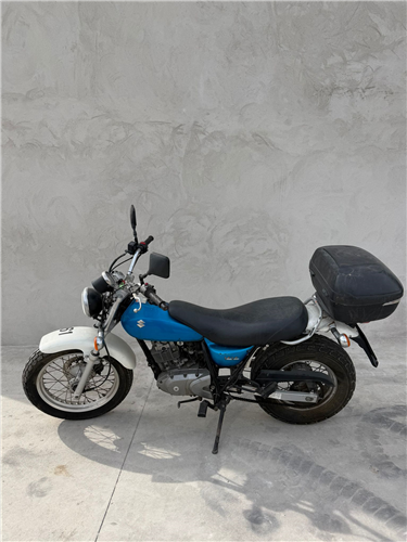 MOTO SUZUKI RV